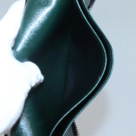 LOUIS VUITTON Taiga Travel Case Epicea LV Auth - Picture 11 of 16